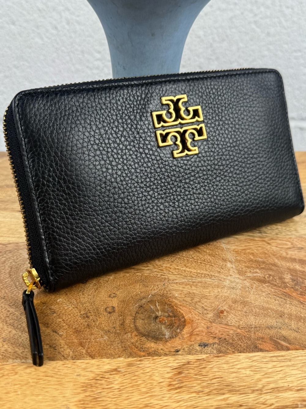 Tory Burch Britten Zip Continental Wallet Black Pebbled Leather Gold Logo + ID